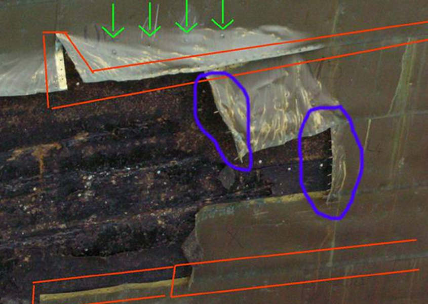 La foto scattata a Londra nel 2006 mostra come venivano inchiodate le lastre di rame sullo scafo.